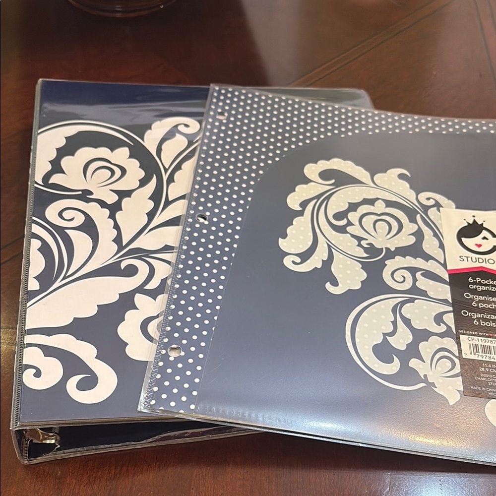 Studio C Blue and White Binder Set